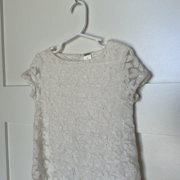 Oshkosh White floral pattern dress 5T - Picture 5 of 5